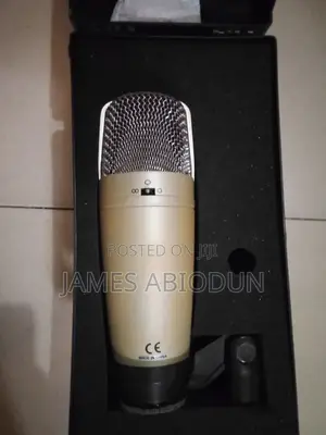 Behringer C3