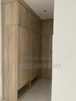 4bdrm Townhouse / Terrace in Estate Craft Ng, Guzape District for rent
