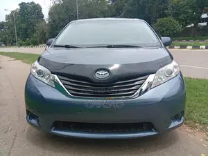 Toyota Sienna 2014 Black