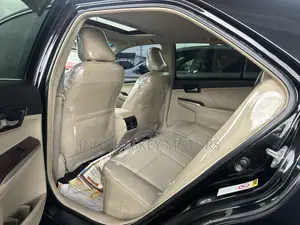 Toyota Camry XLE 4dr Sedan (2.5L 4cyl 6A) 2012 Black