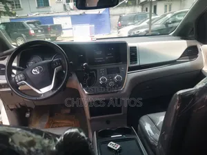 Toyota Sienna 2017 White