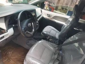 Toyota Sienna 2017 White