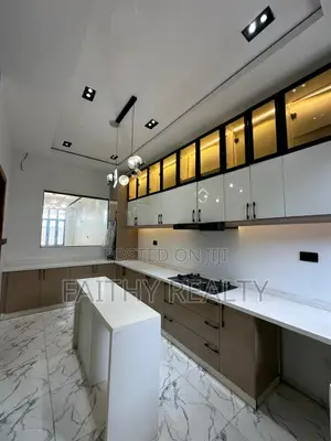 4bdrm Townhouse / Terrace in Ikate for rent