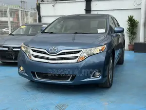 Toyota Venza XLE 2010 Blue