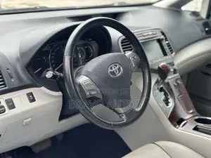 Toyota Venza XLE 2010 Blue