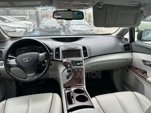 Toyota Venza XLE 2010 Blue