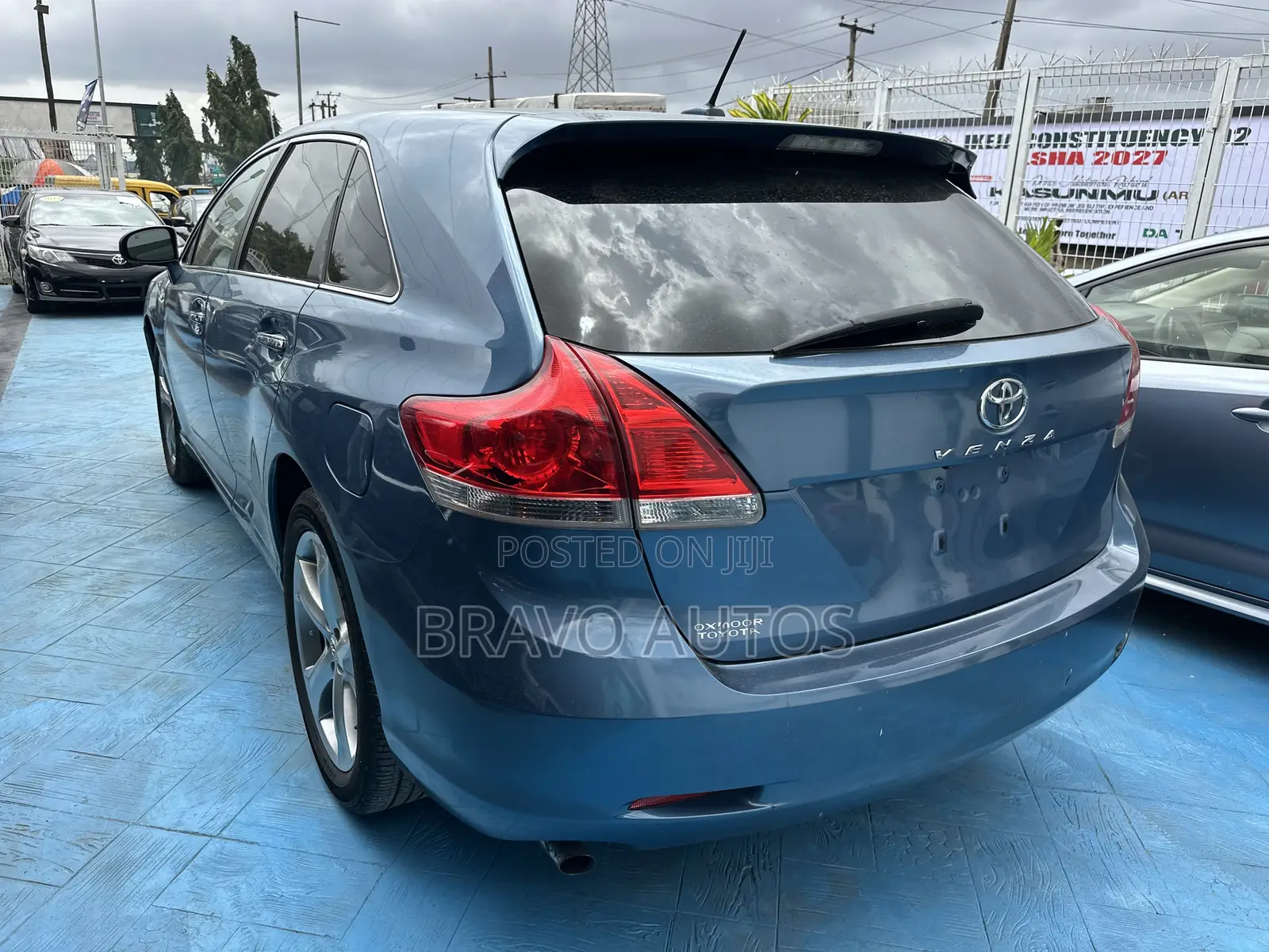 Toyota Venza XLE 2010 Blue