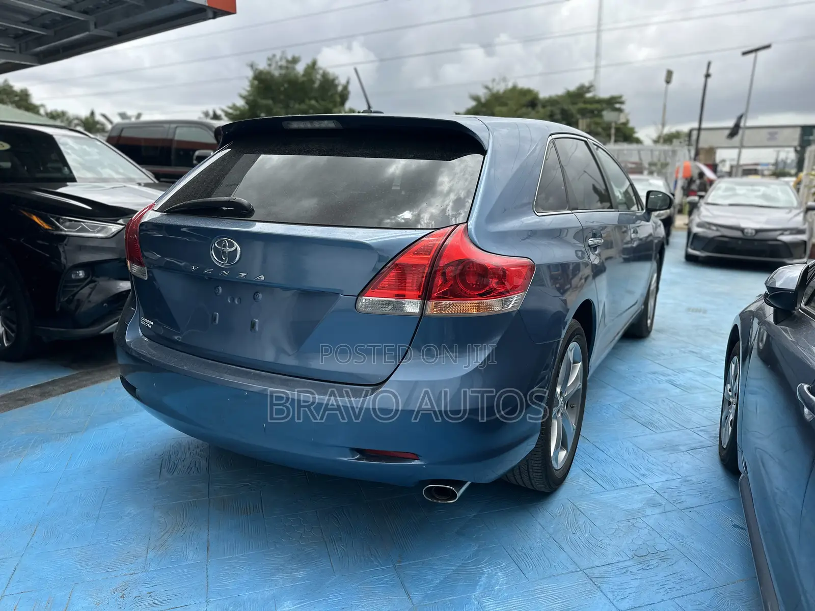 Toyota Venza XLE 2010 Blue