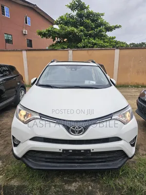 Toyota RAV4 2017 White