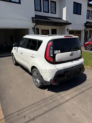 Kia Soul 4dr Wagon (1.6L 4cyl 6A) 2015 White
