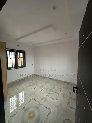 3bdrm Block of Flats in Olagbemi Estate, Iyanganku for rent
