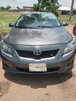 Toyota Corolla 2010 Gray
