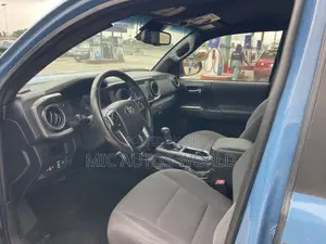 Toyota Tacoma 2019 Blue