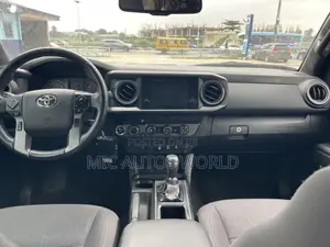 Toyota Tacoma 2019 Blue