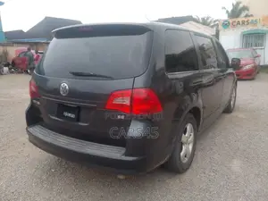 Volkswagen Routan 2011 Black