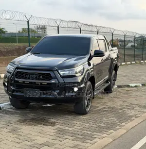 Toyota Hilux 2023 Black