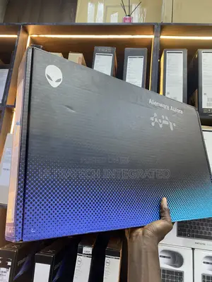 New Laptop Alienware 16 Aurora 16GB Intel Core 7 SSD 1T