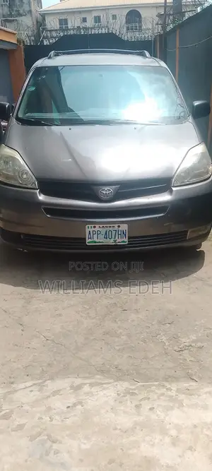 Toyota Sienna 2005 Gray