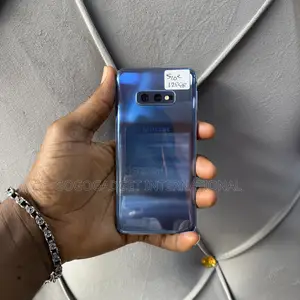 Samsung Galaxy S10e 128 GB Blue