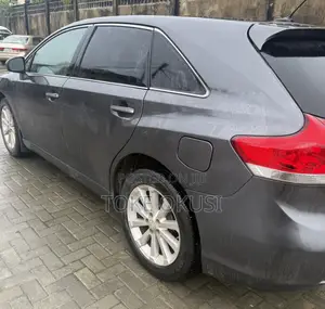 Toyota Venza AWD 2010 Gray