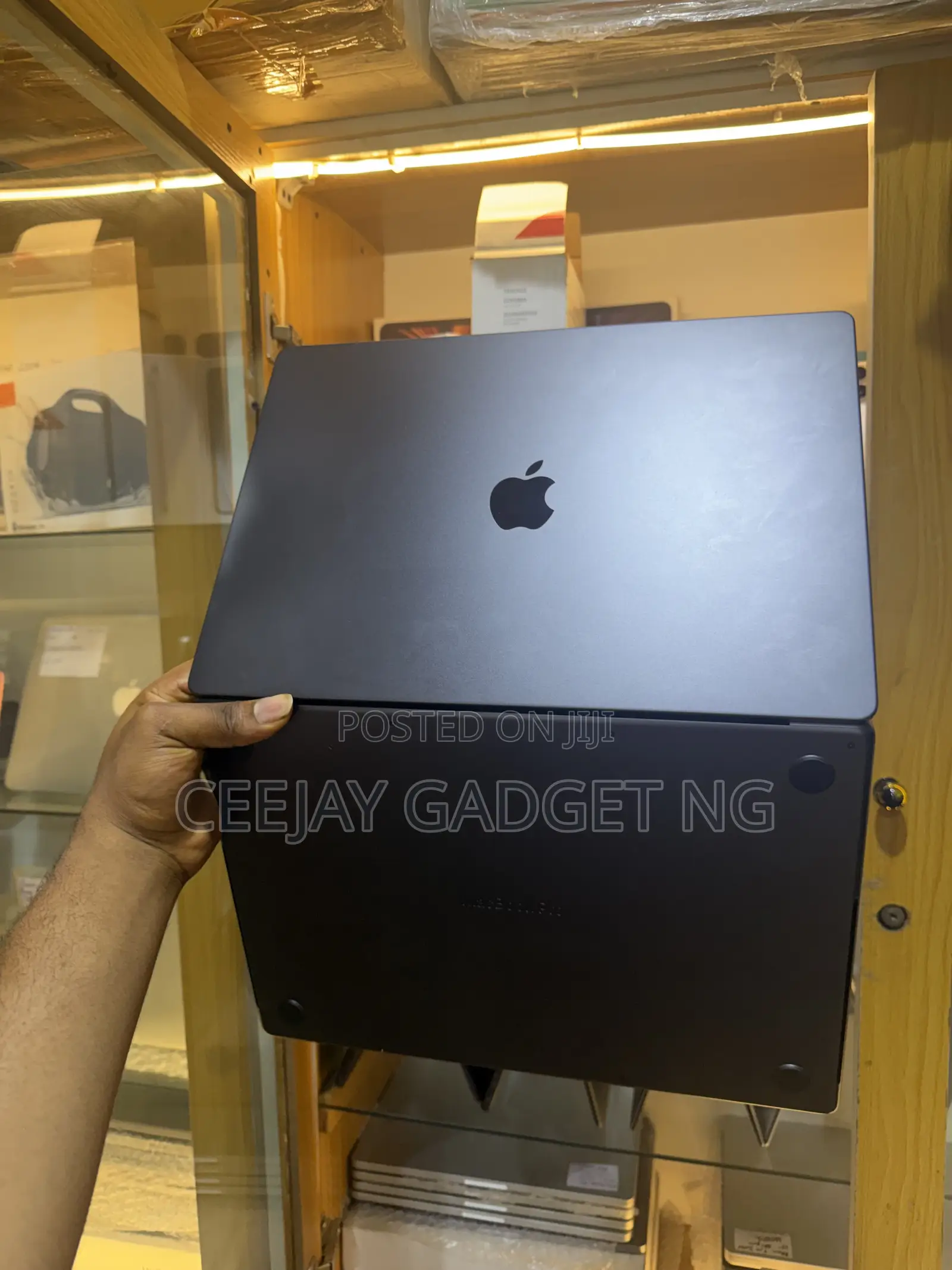Laptop Apple MacBook Pro 2023 M3 Max 64GB Apple M3 Max SSD 1T