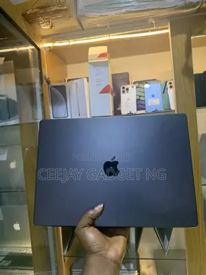 Laptop Apple MacBook Pro 2023 M3 Max 64GB Apple M3 Max SSD 1T