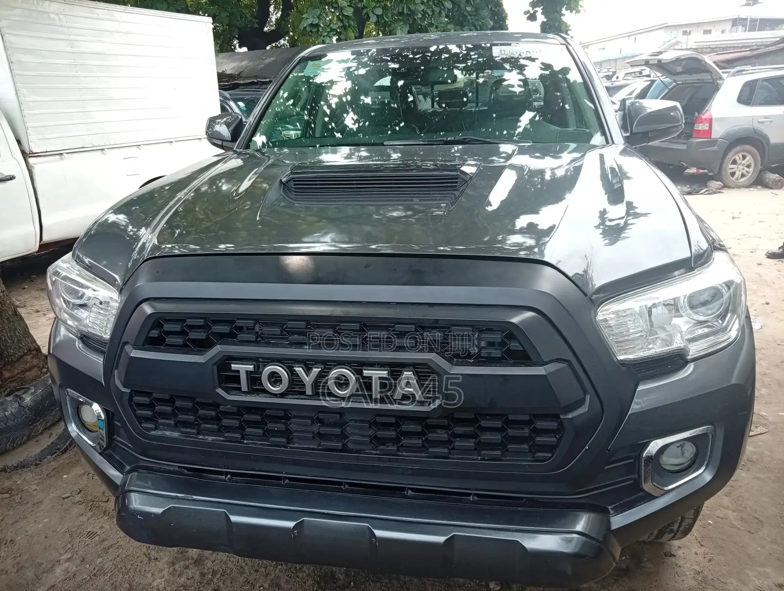 Toyota Tacoma 2018 Gray