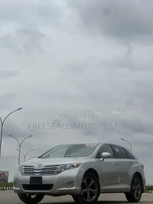 Toyota Venza LE 2011 Silver