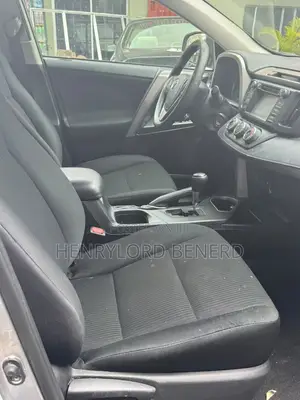 Toyota RAV4 LE 4dr SUV AWD (2.5L 4cyl 6A) 2018 Gray