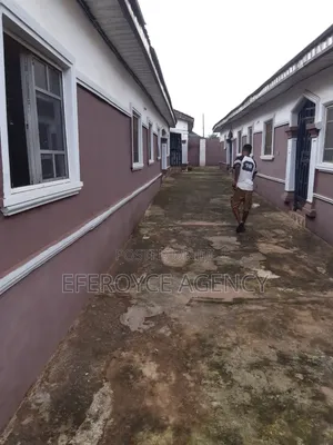 1bdrm Room & Parlour in Agbor Road Bypass, Benin City for rent