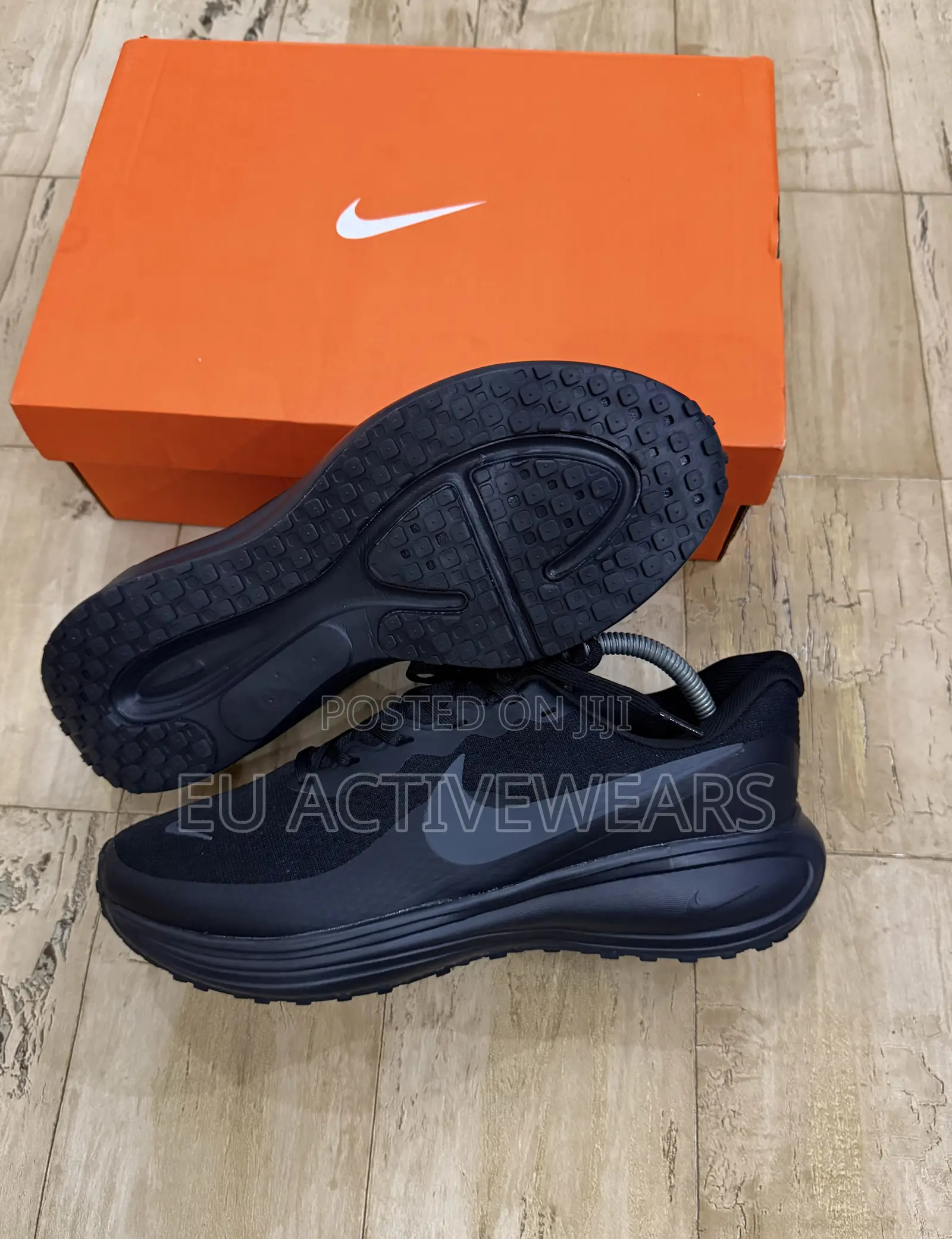 Nike Revolution 8