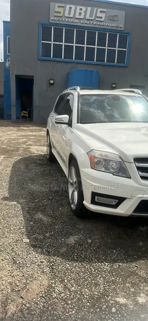 Mercedes-Benz GLK-Class 350 4MATIC 2012 White