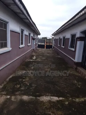 2bdrm Apartment in Agbor Road Bypass, Benin City for rent