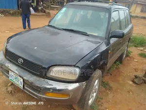 Toyota RAV4 Automatic 2000 Black