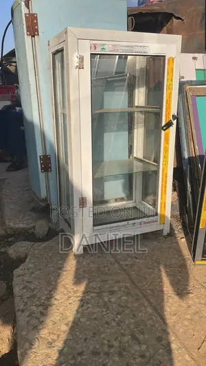 Show Glass