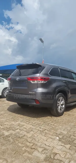 Toyota Highlander 2018 Gray