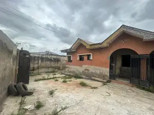 3bdrm Bungalow in Akala Express for sale