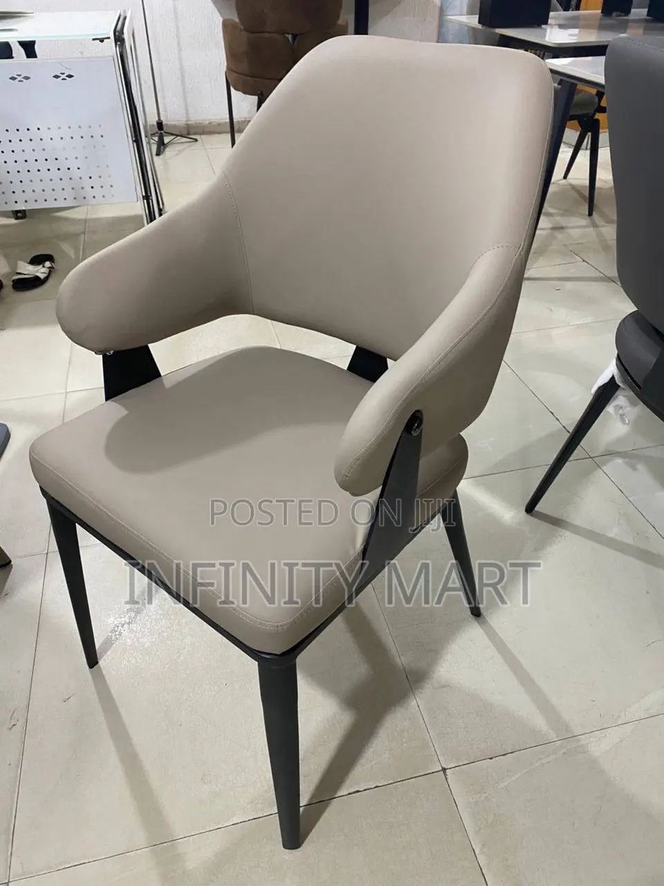 Exquisite Clean Dining Chair.
