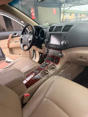 Toyota Highlander Limited 2011 White
