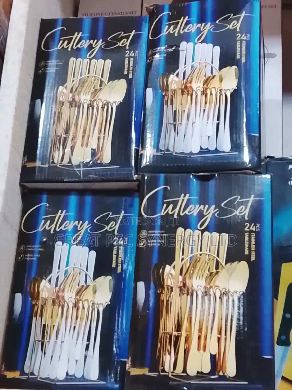 24 Pieces Cutlery Set - Gold and Silver