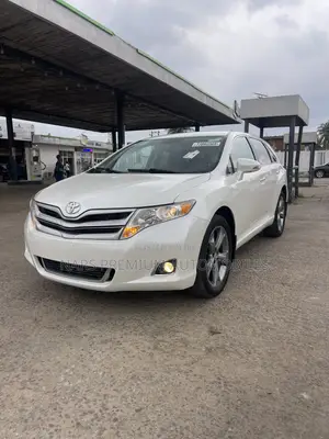 Toyota Venza XLE 4dr Wagon AWD (3.5L 6cyl 6A) 2014 White