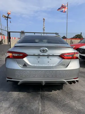 Toyota Camry 2020 Silver