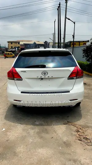 Toyota Venza 2010 White