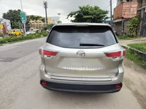 Toyota Highlander 2014 Gold