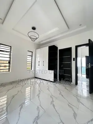 5bdrm Duplex in Bodija for sale