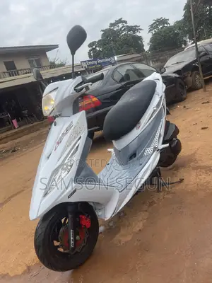 SYM Symnh 2022 White