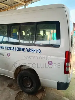 Toyota HiAce 2009 White