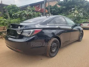 Hyundai Sonata SE Sedan FWD (2.4L 4cyl 6A) 2012 Black