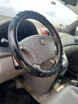 Toyota Sienna XLE Limited FWD 2006 Gold