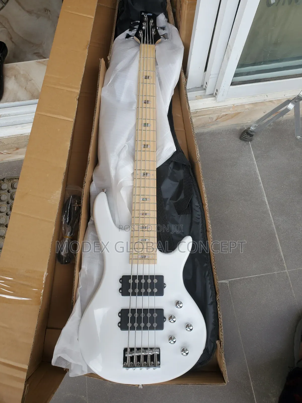 Ibanez 5 Strings Active Bass Guitar